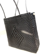Cargar imagen en el visor de la galería, Bolsa Artesanal Tejida a Mano, Hecha en Mexicoy 🇲🇽