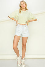 Cargar imagen en el visor de la galería, CASUAL CREW NECK CROPPED TEE