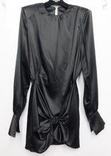 Cargar imagen en el visor de la galería, BLACK SATIN LONG SLEEVE WRAP DRESS