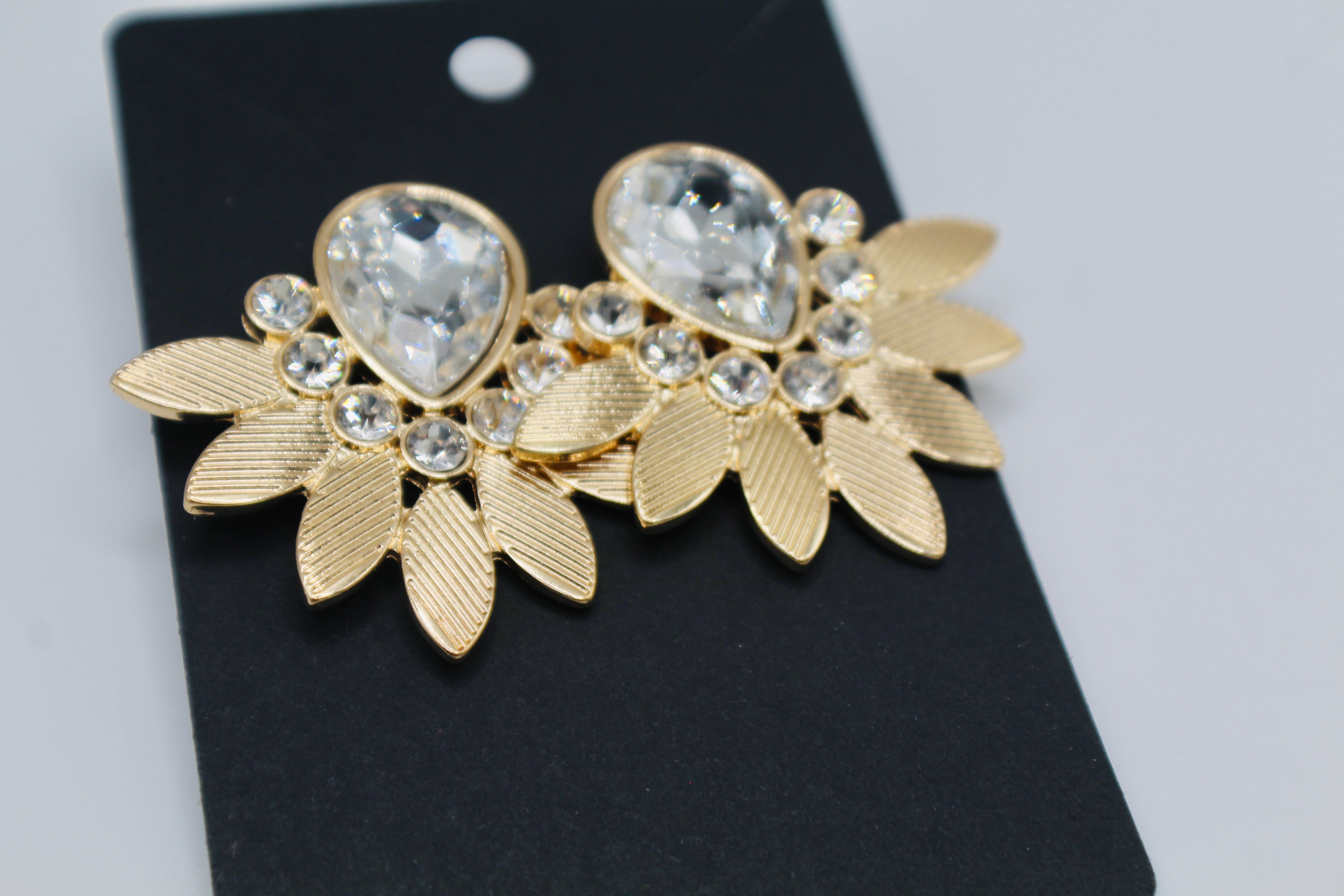 CHRYSANTHEMUM SISTER  EARRINGS