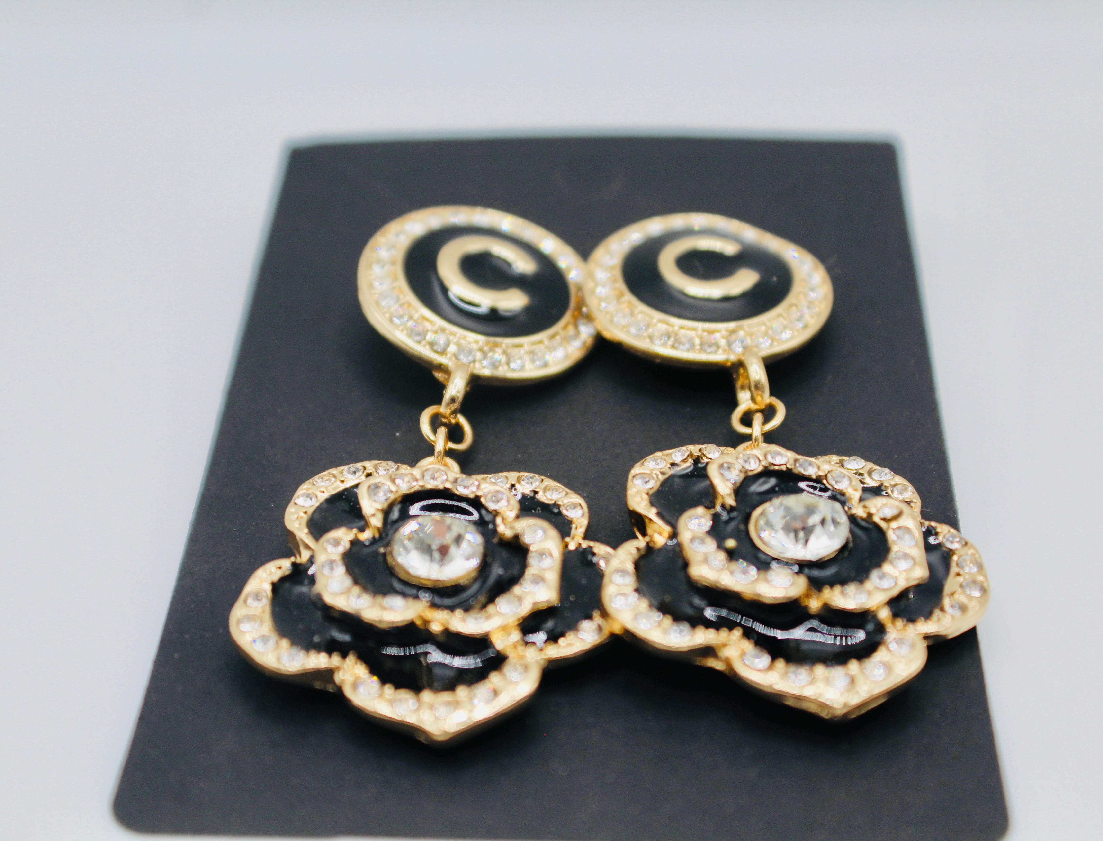 BLACK FLOWERS LIKE DIAMONDS EARRINGS