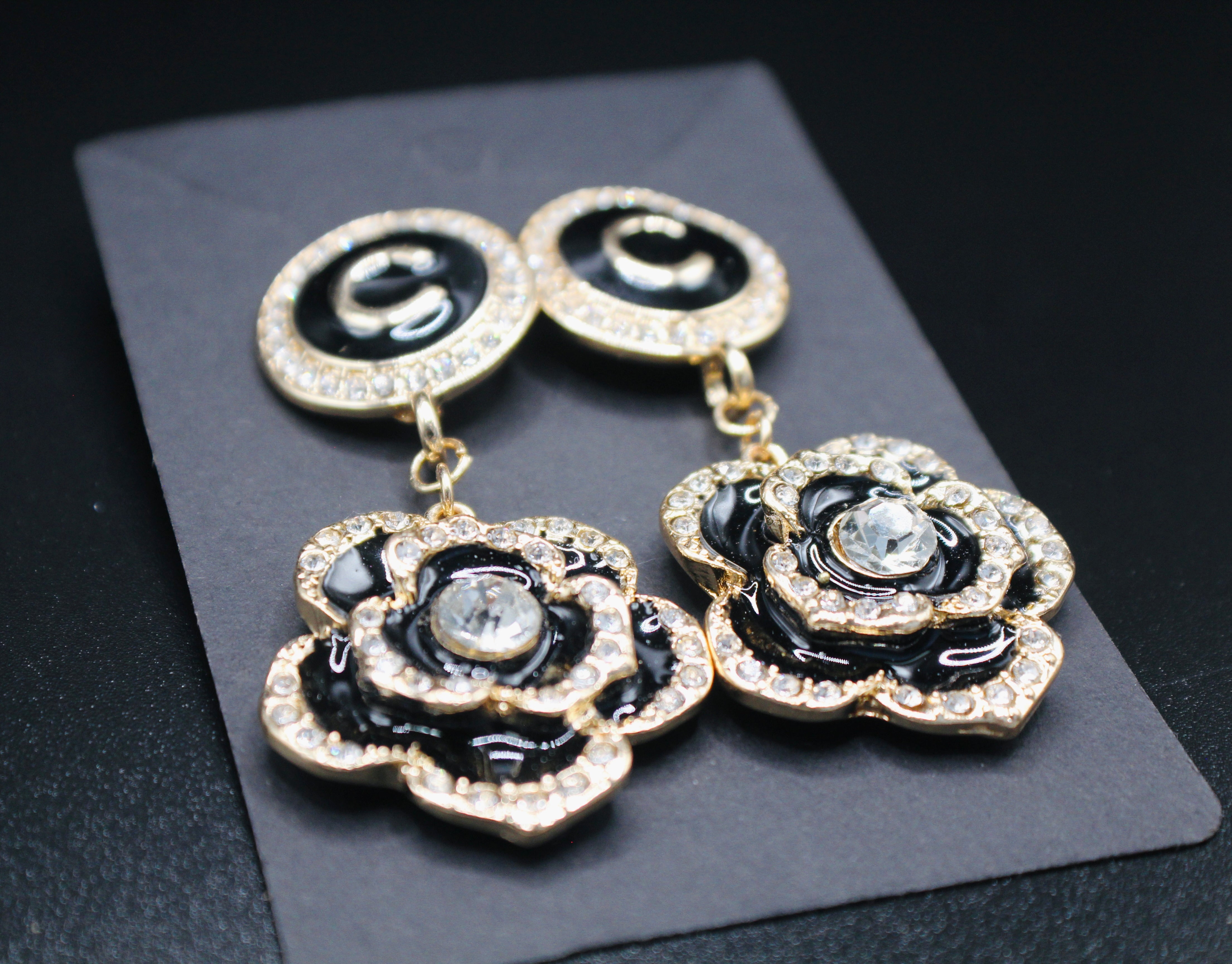 BLACK FLOWERS LIKE DIAMONDS EARRINGS