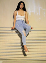 Cargar imagen en el visor de la galería, WHITE SLEEVELESS BUSTIER TOP

