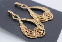 Cargar imagen en el visor de la galería, OVAL RHIME EARRINGS
