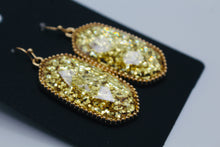 Cargar imagen en el visor de la galería, HOLO BEAUTY EARRINGS
