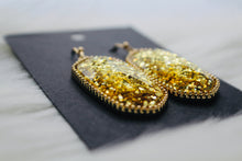 Cargar imagen en el visor de la galería, HOLO BEAUTY EARRINGS

