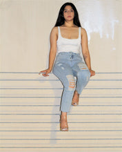 Cargar imagen en el visor de la galería, WHITE SLEEVELESS BUSTIER TOP
